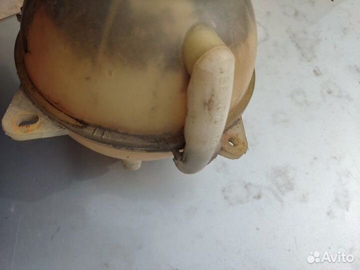 Бачок расширительный Volkswagen Golf 4 хетчбек 1.4