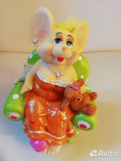 Копилка мышка В кресле, 15см