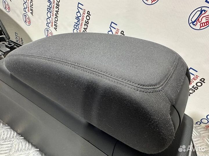 Подлокотник Audi A3 8V