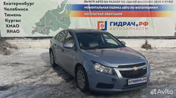 Обшивка двери задней правой Chevrolet Cruze 959501