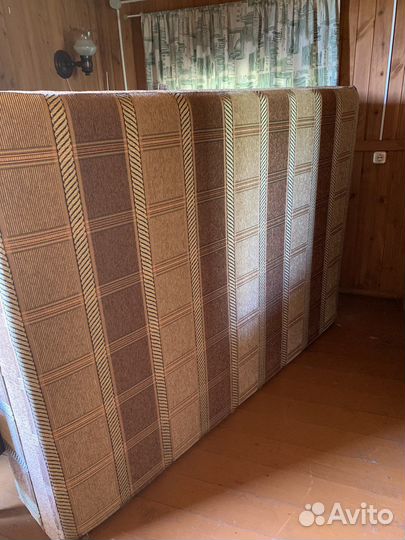 Новая Кровать- тахта. Консоль из красного дерева