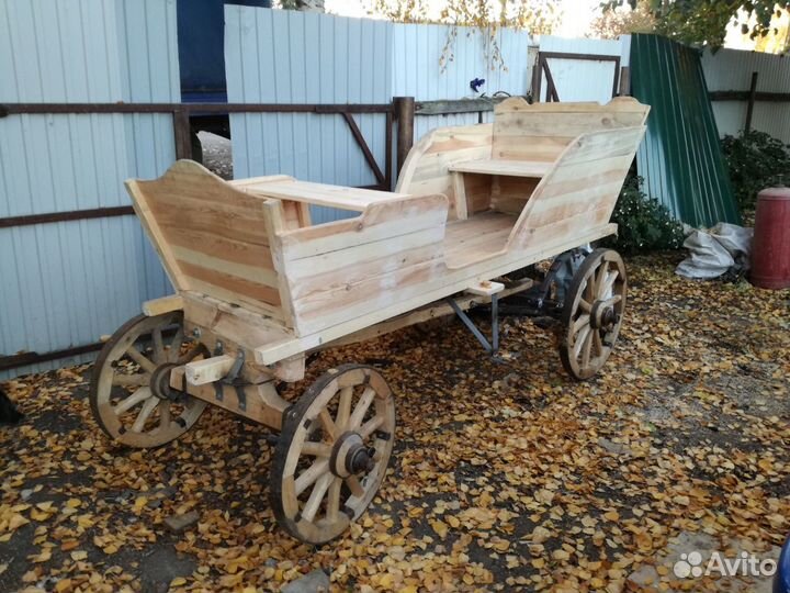 Бричка, телега для лошади