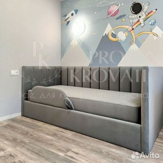 Детская кровать с мягкими бортиками