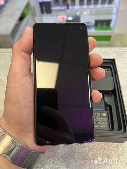 Samsung Galaxy S10, 8/128 ГБ