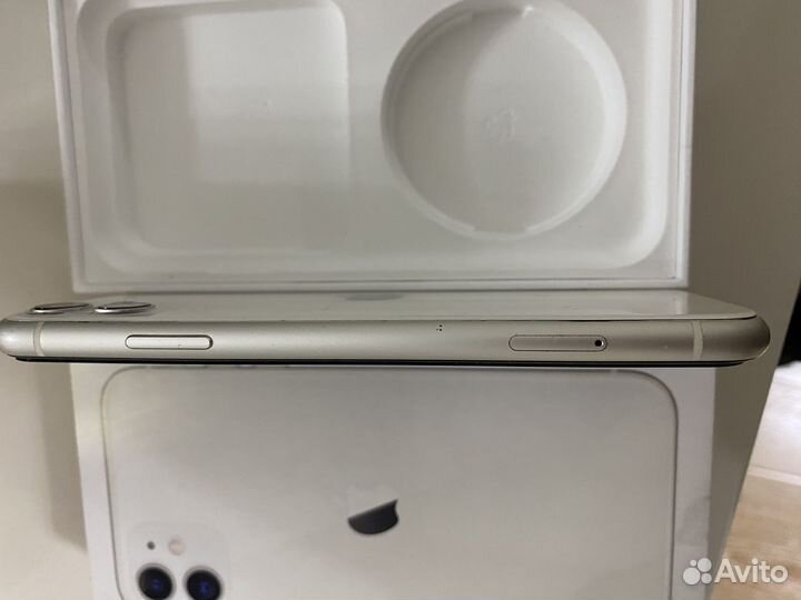 iPhone 11, 64 ГБ