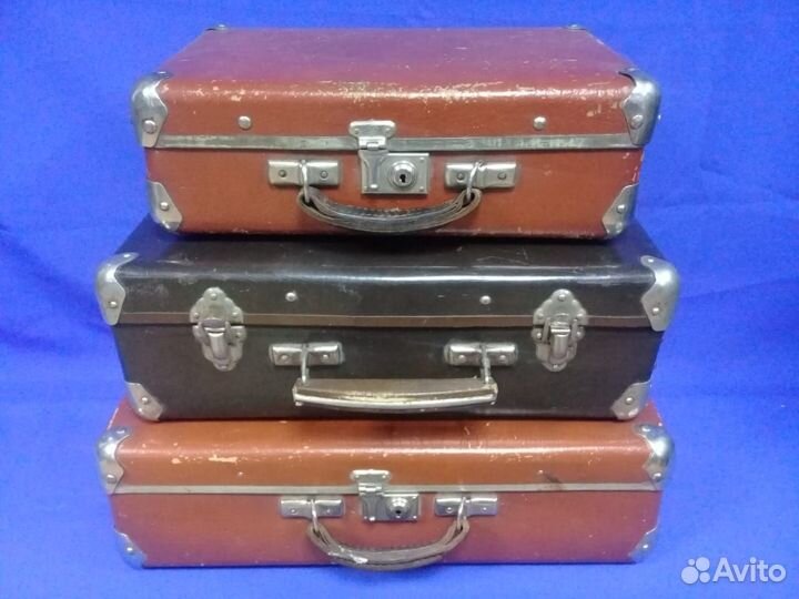 Чемодан винтажный для хранения игрушек ;)