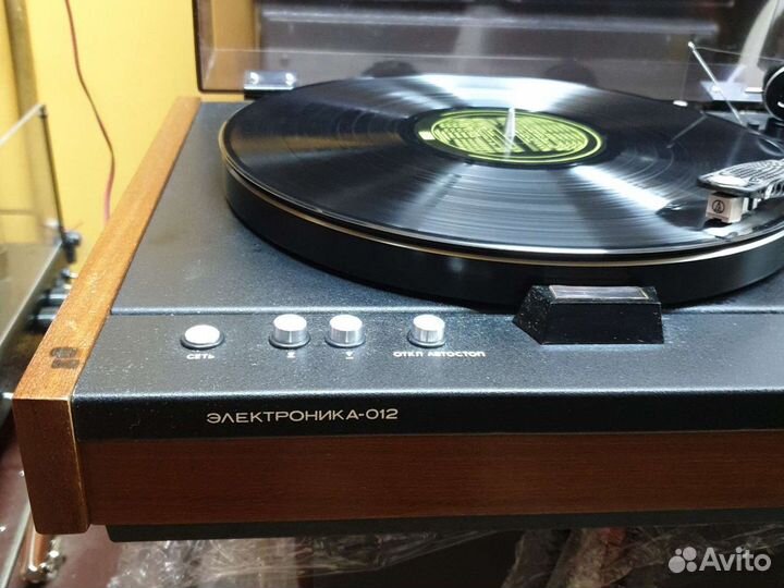 Виниловый проигрыватель электроника 012 СССР
