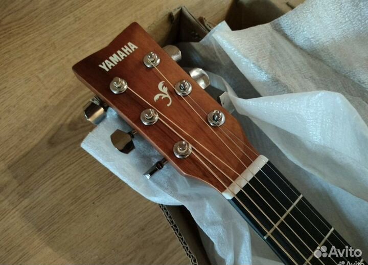 Акустическая гитара Yamaha