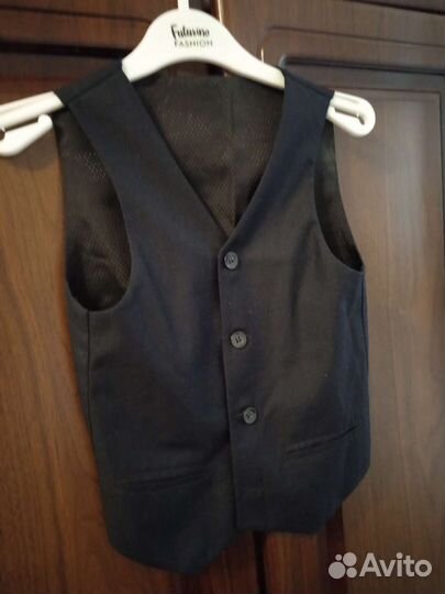 Жилетка для мальчика школьная