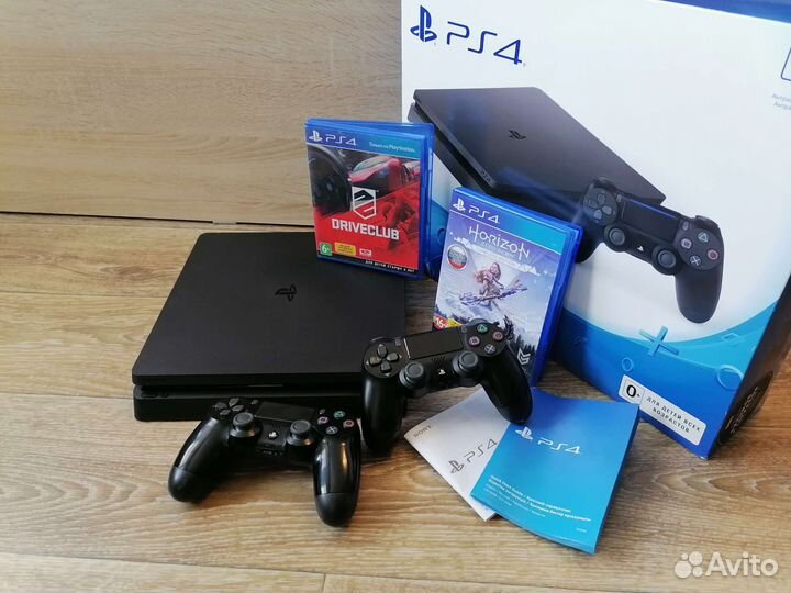 PS4 Slim 1Tb +2джоя, игры
