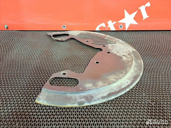 Пыльник тормозного диска правый