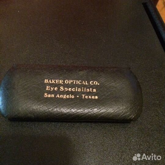 Антикварное пенсне с заколкой на цепочке в коробке