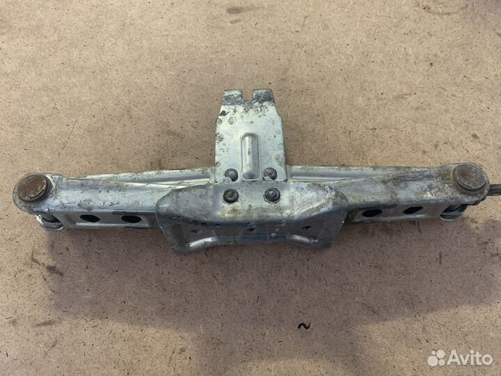 Домкрат б/у Nissan X-Trail T30 Ниссан Т30