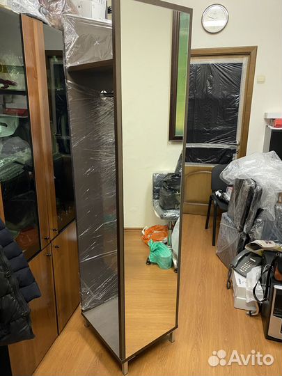 Вешалка в прихожую новая