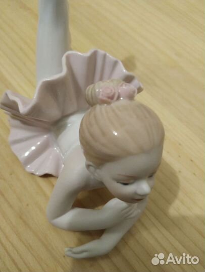 Статуэтка фарфоровая 