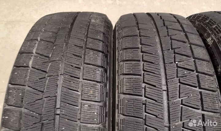 Bridgestone Blizzak Revo GZ 215/60 R16