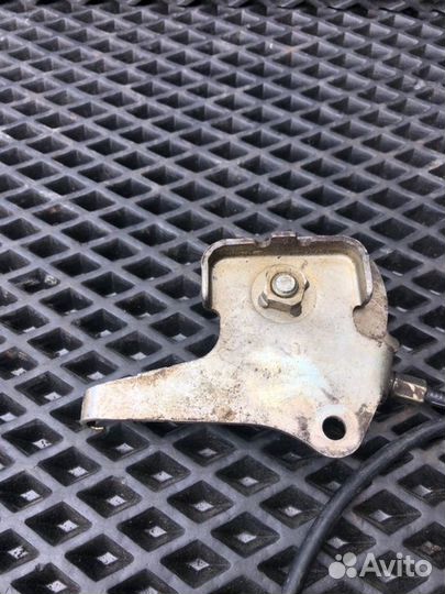 Блокировка центральной подножки Honda Dio 34 / 35