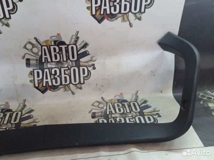 Обшивка крышки багажника на Opel Astra H