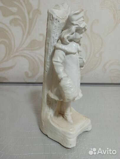 Гипсовая статуэтка, шкатулка, яйцо