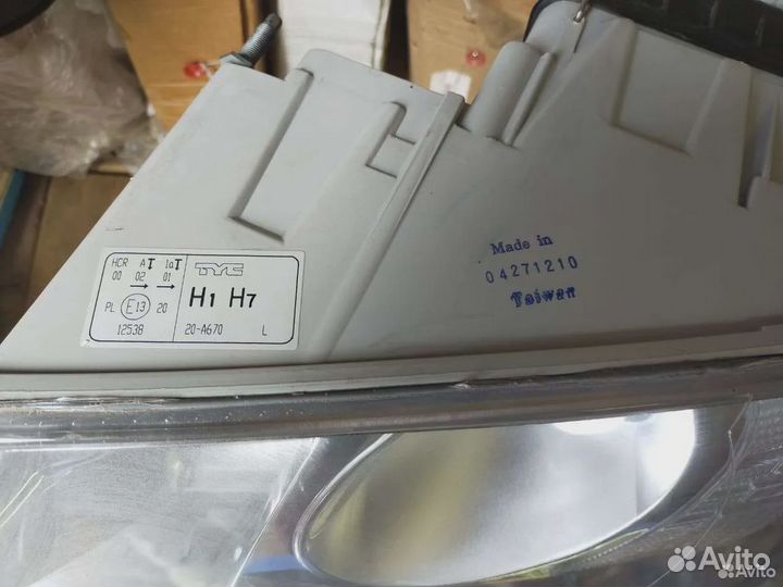 Фара левая С корректором (TYC) шкода октавия