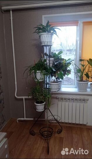 Подставка для цветов напольная металлическая