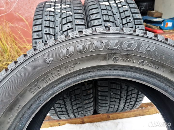 Dunlop SP Winter Ice 01 205/55 R16 94T