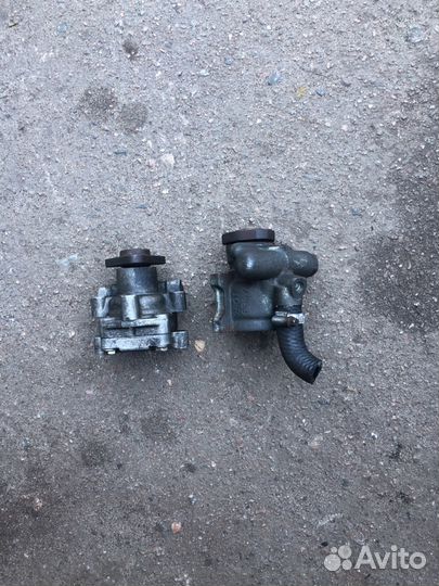Насос гура на Фольксваген Пассат В3