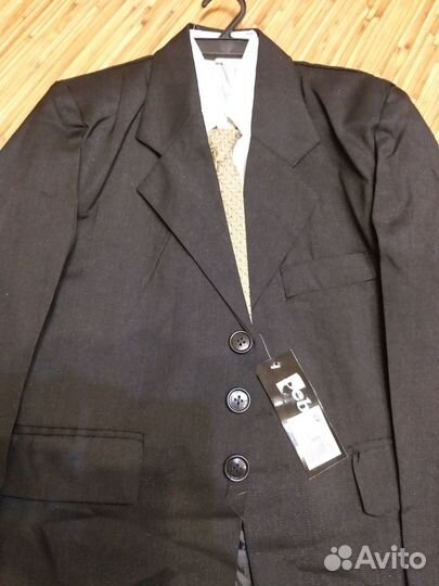 Костюм классический на мальчика 4 предмета