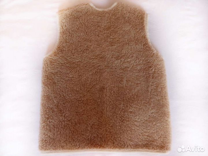 Новый утеплённый жилет 140 из овечьей шерсти