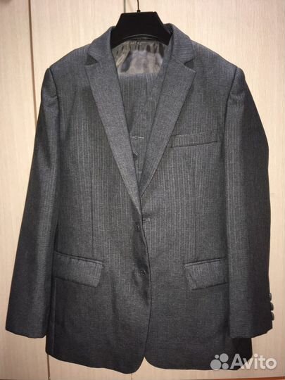 Школьный костюм тройка, 140 размер