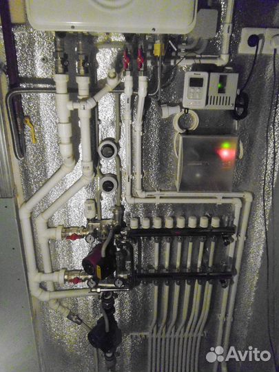 Поклейка обоев, укладка ламината ремонт квартир