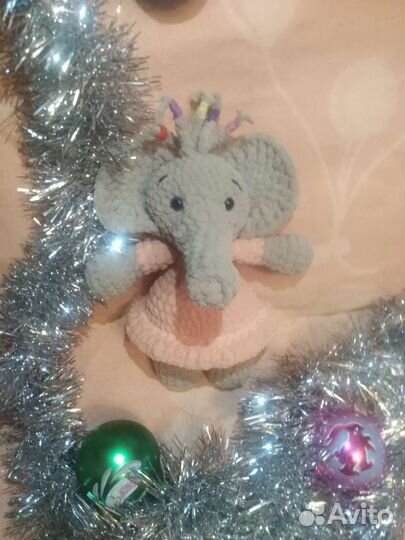 Вязаная игрушка ручной работы слонёнок Тома