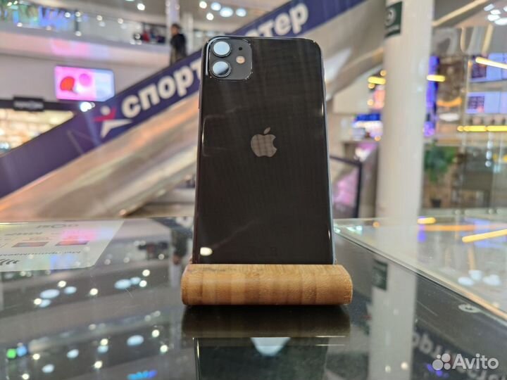 iPhone 11, 64 ГБ
