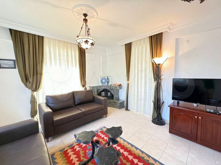 Дом 198 м² на участке 4,5 сот.