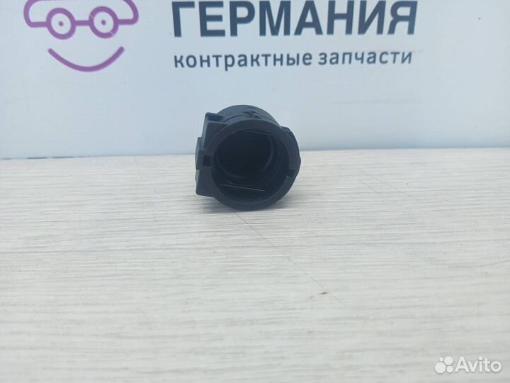 Фланец (тройник) системы охлаждения BMW 5 G30/G31