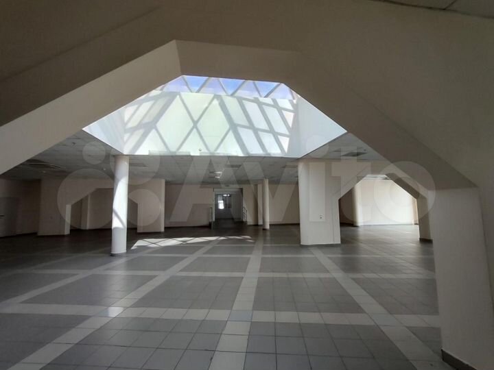 Сдам торговое помещение, 530 м²