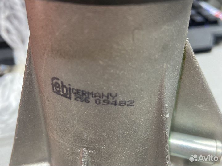 Помпа водяная mercedes w202 s202 w210 дизель