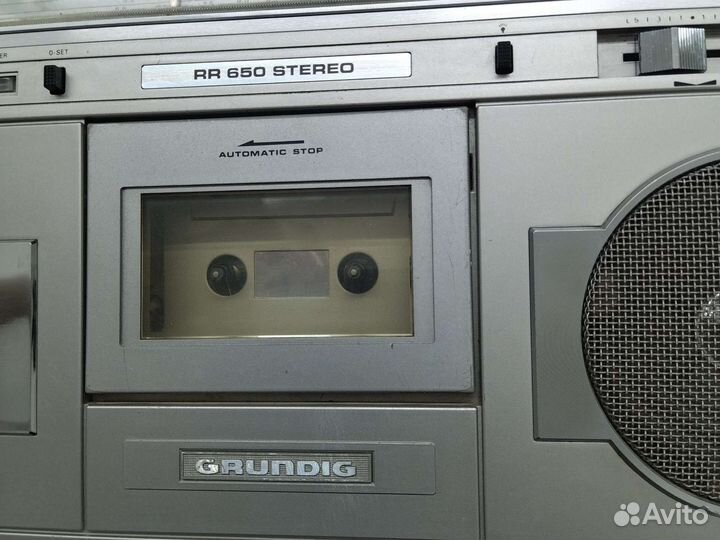 Кассетный магнитофон grundig