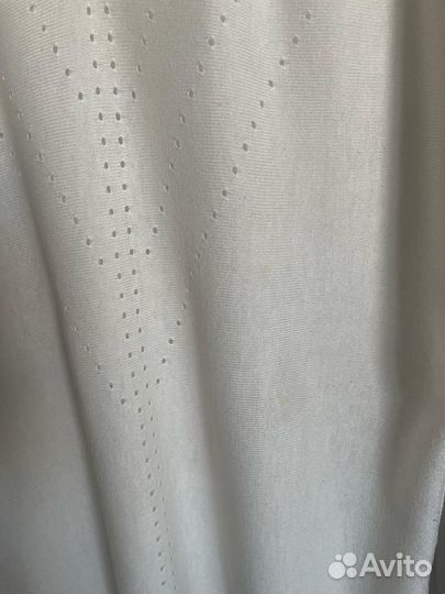 Тонкая кофта нежно-молочного оттенка