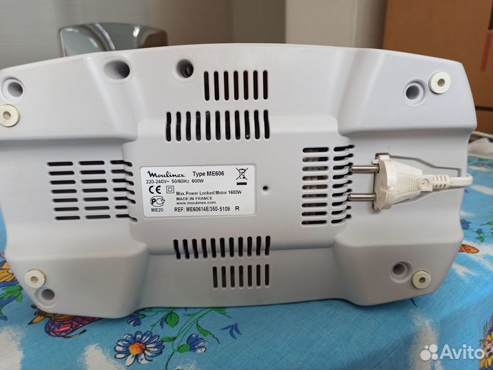 Мясорубка Moulinex HV8 с набором шинковок. Франция