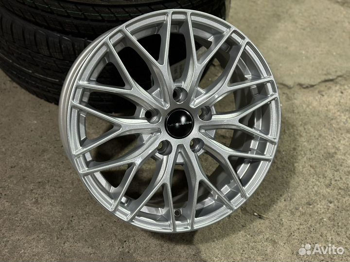 R16 5x114,3 Vossen VPS Renault Nissan