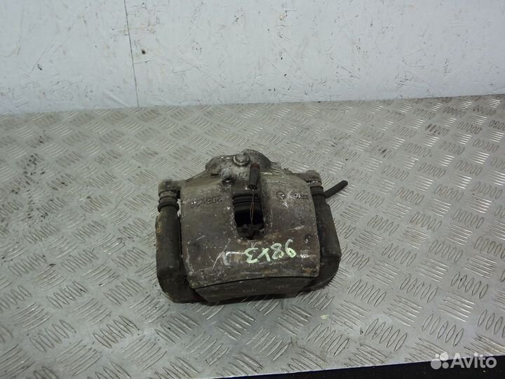 Суппорт тормозной передний правый Мерседес w204