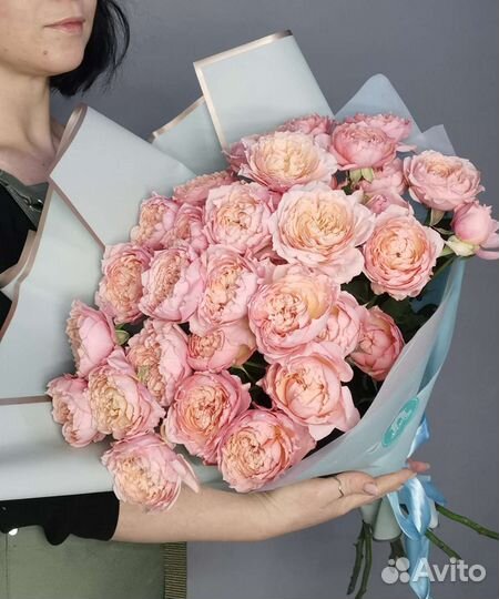 Роза кустовая пионовидная