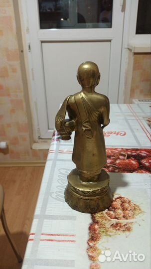 Статуэтка будда