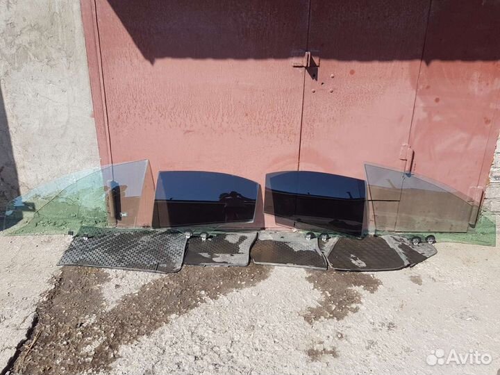 Стекло honda civic 4D