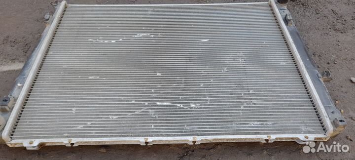 Радиатор основной Sorento 2 Поврежден пластик