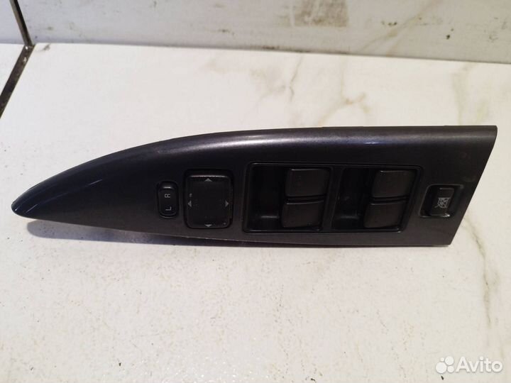 Блок управления стеклоподъемниками передней левой