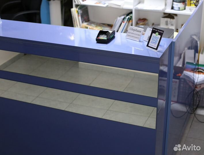 Стойка администратора, ресепшн с зеркалом