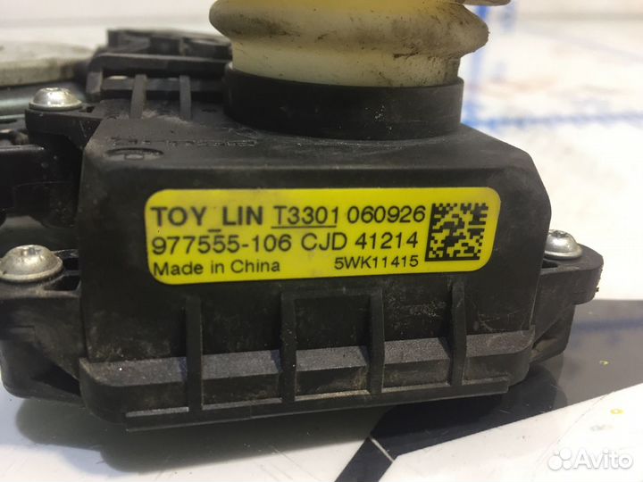 Моторчик стеклоподъемника передний левый Лев