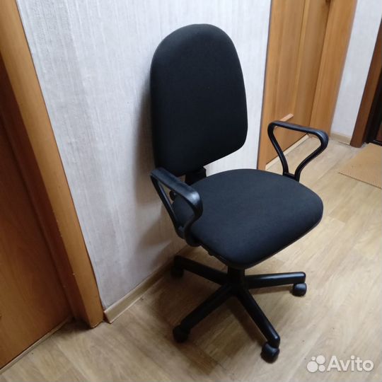 Компьютерное кресло